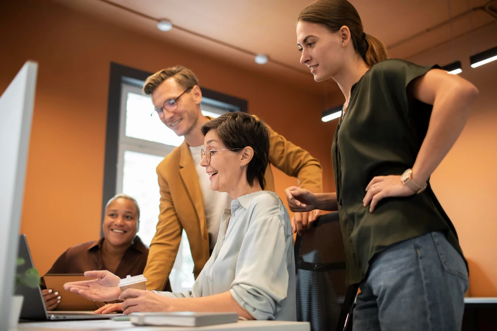 Como a tecnologia pode auxiliar no treinamento e desenvolvimento de equipes