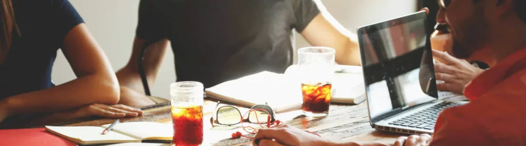 Blended learning: O que é e quais são as vantagens do ensino híbrido